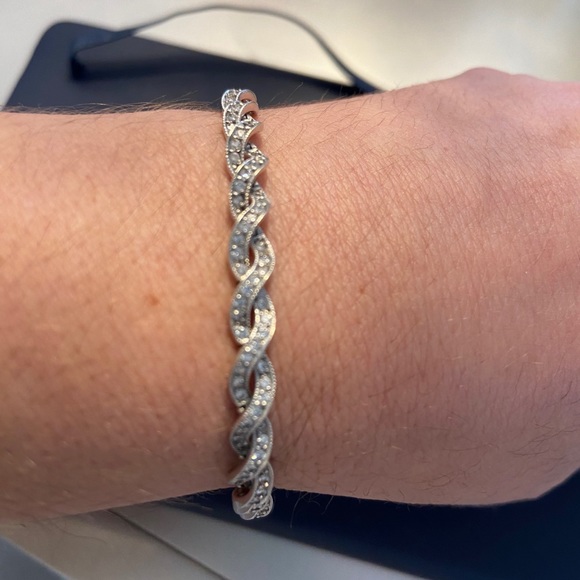 Simple Diamond bracelet - Picture 2 of 5